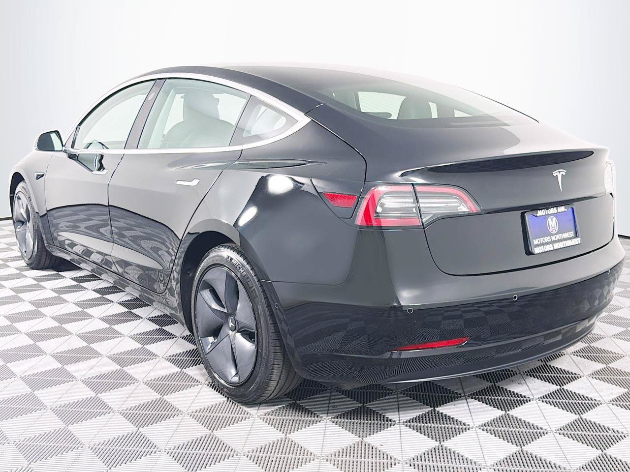 Used 2019 Tesla Model 3 Standard Range Plus RWD image 9