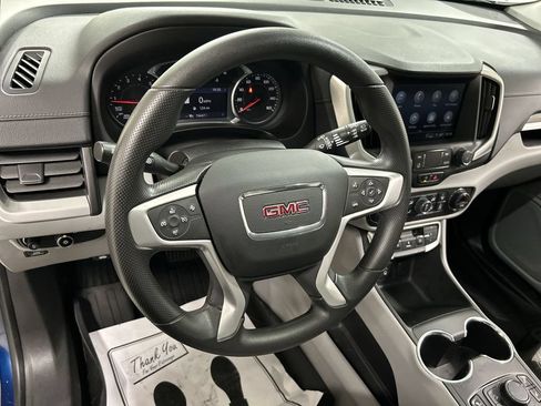 Used 2022 GMC Terrain SLE w/ Driver Convenience Package AWD/4WD image 4