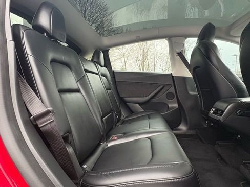 Used 2022 Tesla Model Y Performance image 25