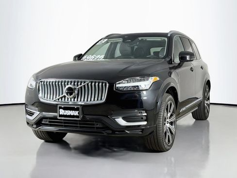 Used 2024 Volvo XC90 T8 Ultimate w/ Protection Package Premier AWD/4WD image 3