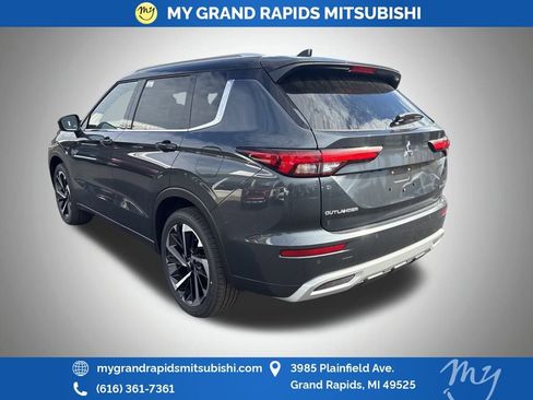 New 2025 Mitsubishi Outlander SEL image 5