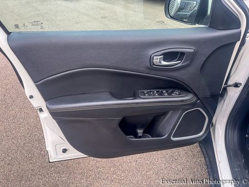 Used 2019 Jeep Compass Latitude w/ Popular Equipment Group image 20