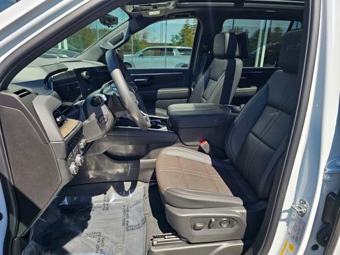 New 2026 Chevrolet Suburban High Country AWD/4WD image 23