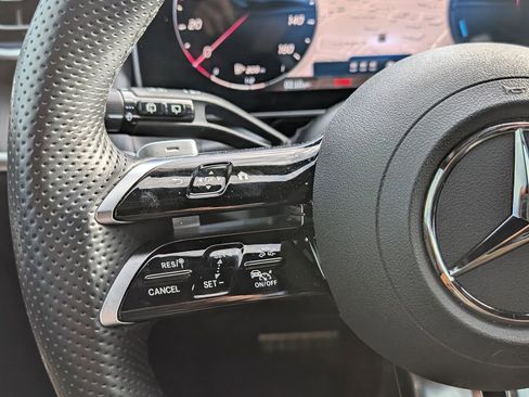 Used 2025 Mercedes-Benz GLC 350e 4MATIC image 21