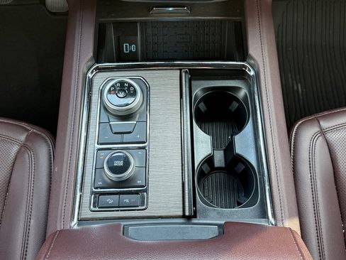 Used 2024 Ford Expedition Limited image 26