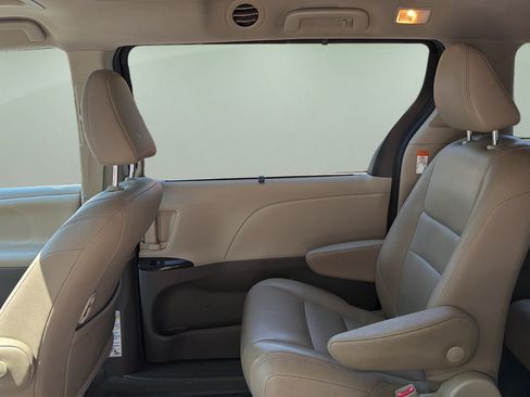Used 2020 Toyota Sienna XLE Premium AWD/4WD image 15