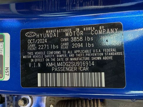 Used 2025 Hyundai Elantra Sport FWD image 32