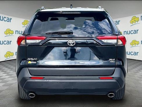 Used 2025 Toyota RAV4 XLE AWD/4WD image 5