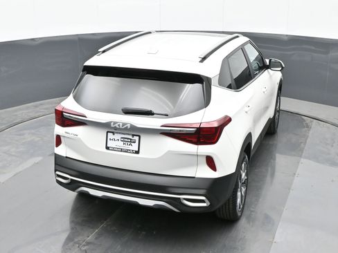 Used 2022 Kia Seltos EX image 33