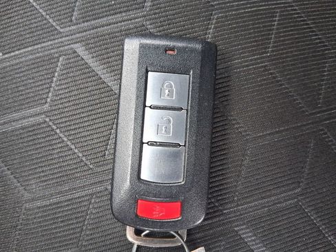 Used 2021 Mitsubishi Outlander Sport SE FWD image 32