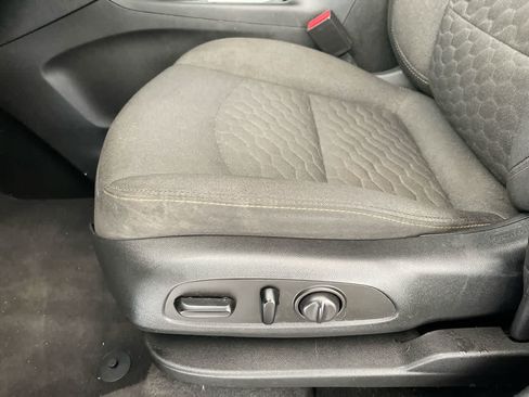 Used 2020 Chevrolet Equinox LT AWD/4WD image 12