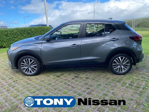Used 2021 Nissan Kicks SV image 13