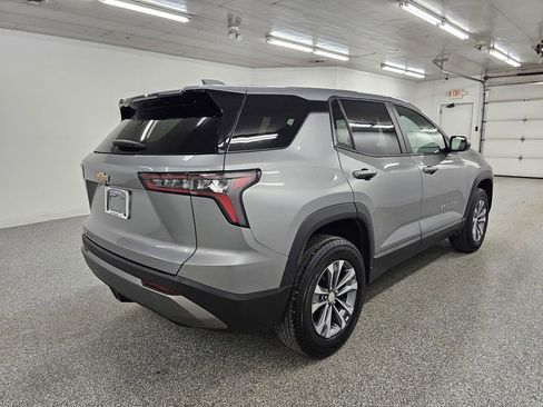 Used 2025 Chevrolet Equinox LT FWD image 4