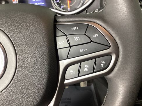 Used 2022 Jeep Cherokee Limited w/ Elite Package image 24