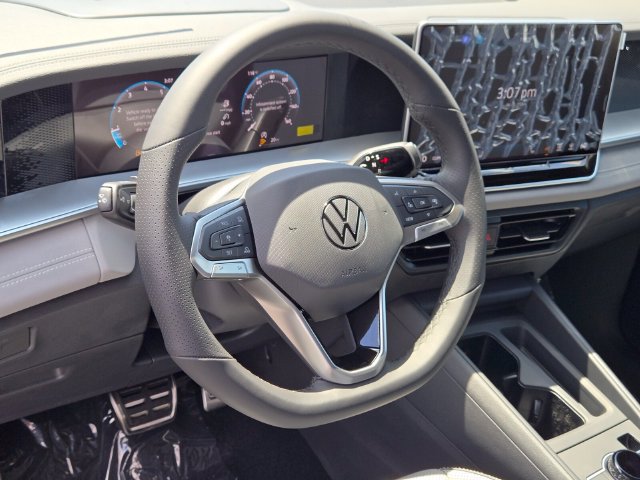 New 2026 Volkswagen Tiguan SE R-Line FWD image 11
