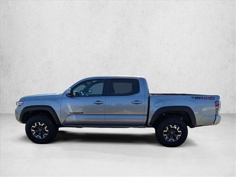 Used 2023 Toyota Tacoma TRD Off-Road w/ Technology Package AWD/4WD image 9