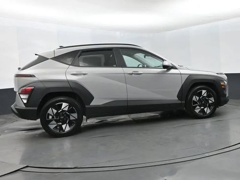 Used 2024 Hyundai Kona SEL FWD image 4