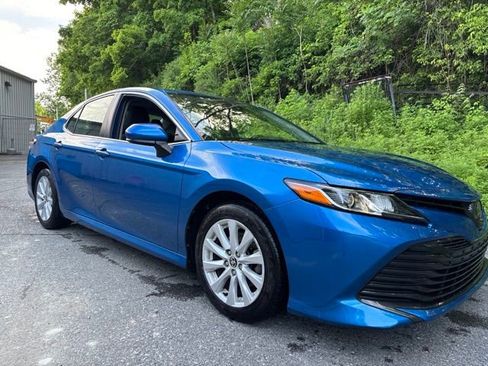 Used 2020 Toyota Camry LE FWD image 5