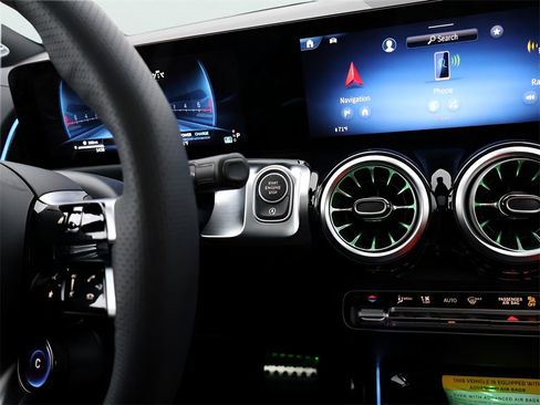 New 2026 Mercedes-Benz GLB 35 AMG 4MATIC image 31