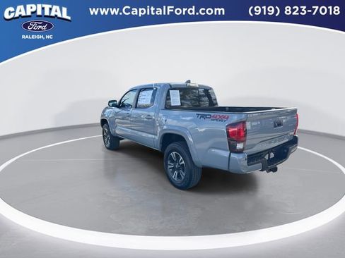 Used 2019 Toyota Tacoma TRD Sport image 6