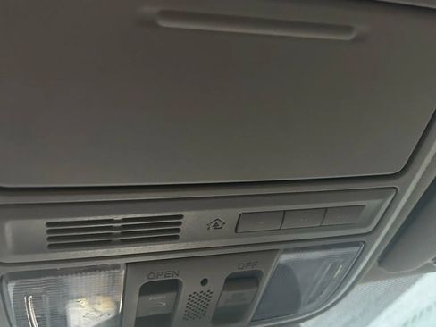 Used 2014 Honda Odyssey Touring Elite image 20