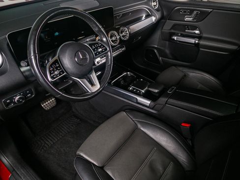 Used 2021 Mercedes-Benz GLB 250 image 2
