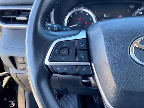 Certified 2024 Toyota Highlander LE image 23