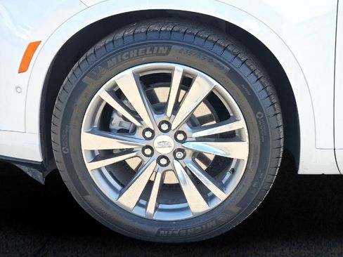 Used 2022 Cadillac XT6 Premium Luxury w/ Technology Package FWD image 20