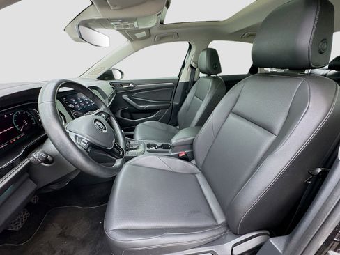 Used 2019 Volkswagen Jetta SEL w/ Cold Weather Package image 13