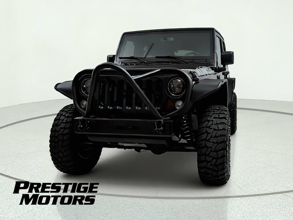Used 2015 Jeep Wrangler Unlimited Rubicon w/ Connectivity Group AWD/4WD image 2