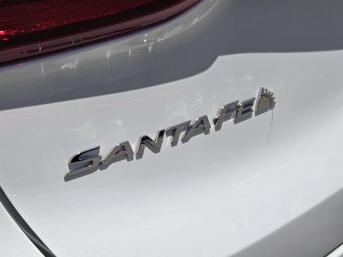 Used 2020 Hyundai Santa Fe SEL FWD image 16