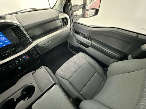 Used 2022 Ford F150 XLT w/ Trailer Tow Package RWD image 11