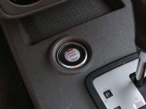 Used 2021 Nissan Frontier SV w/ Midnight Edition Floor Mats image 20