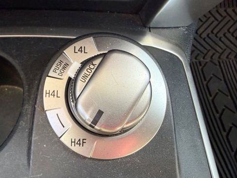 Used 2014 Toyota 4Runner Limited AWD/4WD image 15