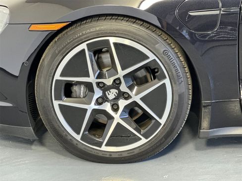 Used 2025 Porsche Taycan image 33