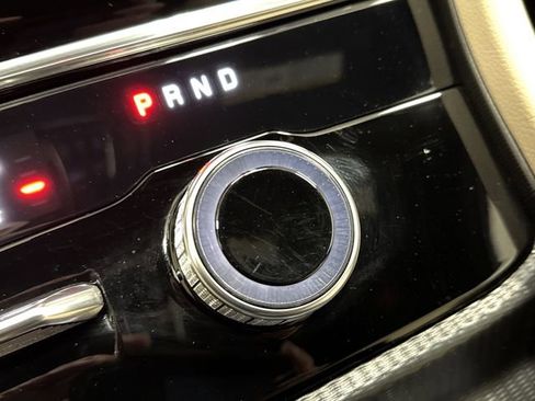 Used 2024 Jeep Grand Cherokee Limited w/ Luxury Tech Group II image 23