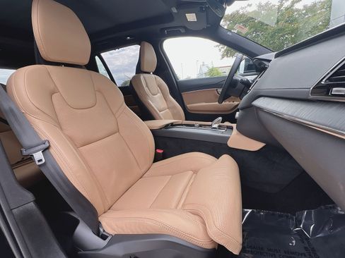 Used 2023 Volvo XC90 T8 Ultimate w/ Protection Package Premier AWD/4WD image 28