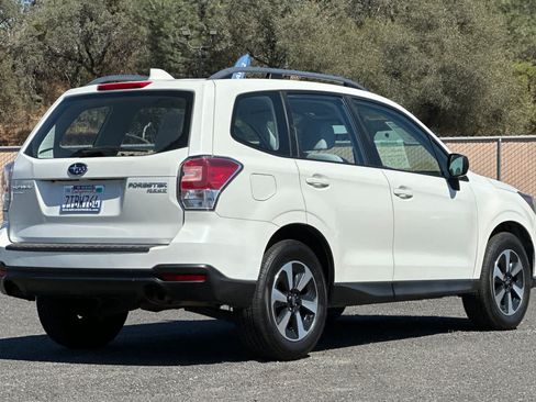 Used 2017 Subaru Forester 2.5i w/ Alloy Wheel Package AWD/4WD image 3
