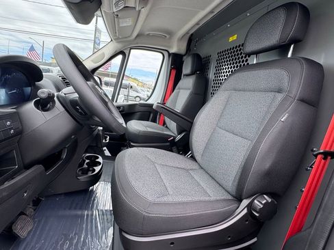 Used 2025 RAM ProMaster 3500 FWD image 17
