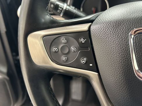 Used 2023 GMC Acadia Denali image 18