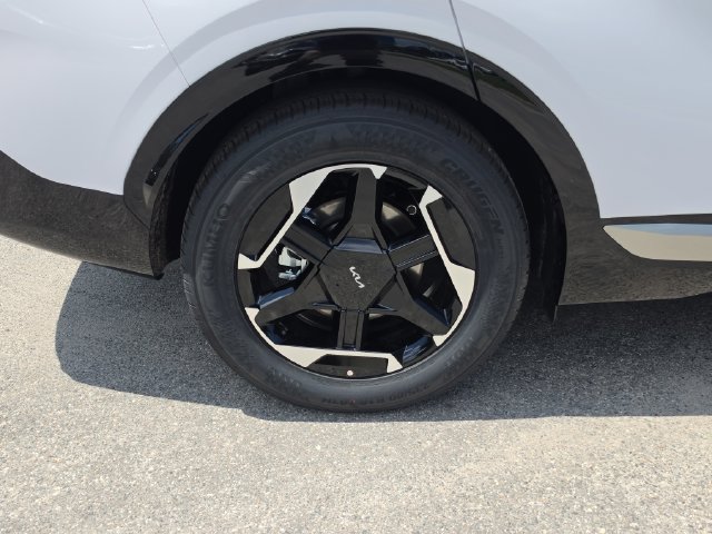 New 2026 Kia Sportage SX FWD image 5