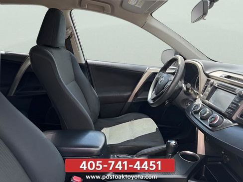 Used 2015 Toyota RAV4 LE FWD image 18