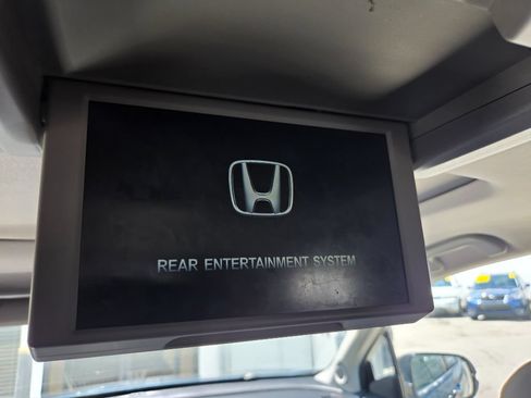 Used 2018 Honda Pilot Touring image 32