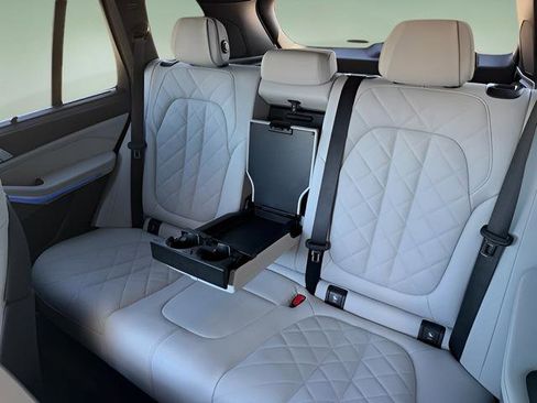 Used 2026 BMW X5 xDrive40i w/ M Sport Package image 34