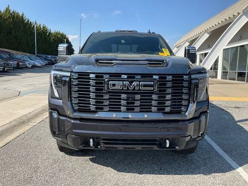 Used 2024 GMC Sierra 2500 Denali Ultimate image 2