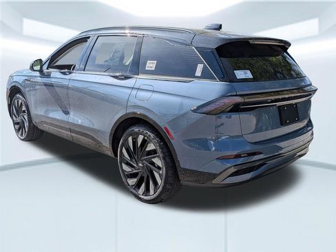 New 2026 Lincoln Nautilus Reserve image 4