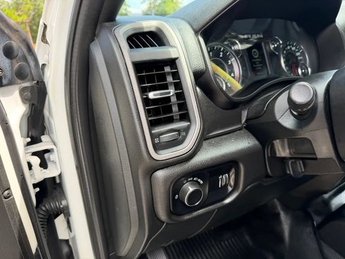 Used 2022 RAM 3500 Tradesman w/ Chrome Appearance Group AWD/4WD image 16