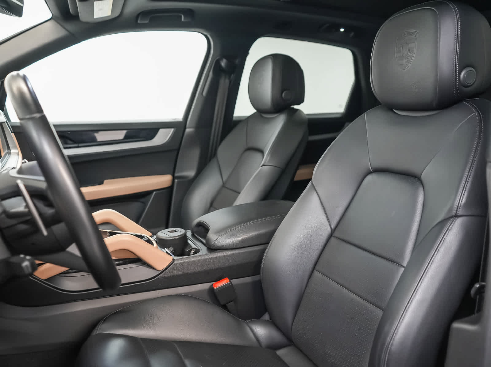 Certified 2024 Porsche Cayenne AWD/4WD image 5