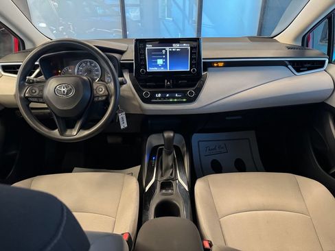 Used 2020 Toyota Corolla LE w/ Carpet Mat Package (TMS) FWD image 9