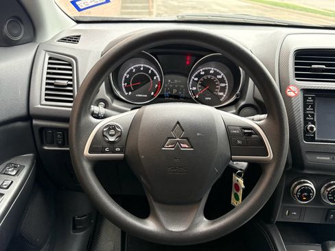 Used 2025 Mitsubishi Outlander Sport ES AWD/4WD image 33